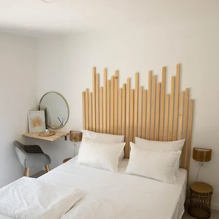 A-seven Apartment