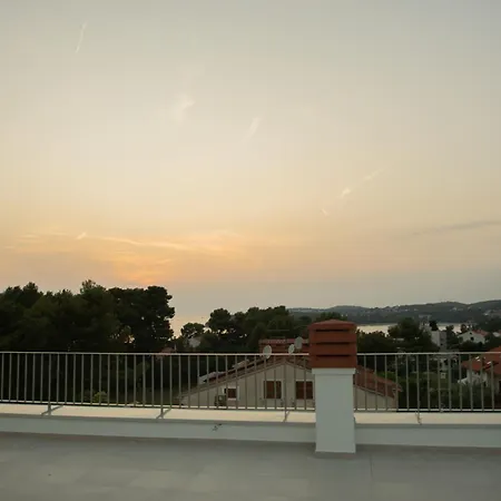 A-seven Apartment *