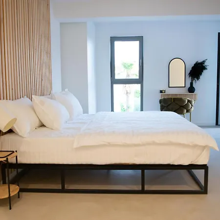 A-seven Apartment *